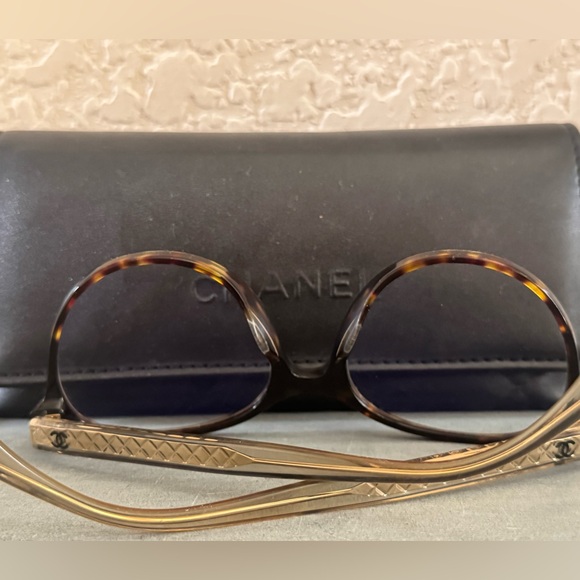 Chanel brown/tortoise prescription eyeglasses with golden accents - Picture 2 of 6